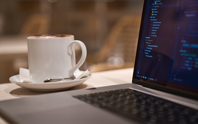 Working Mom vs Stay-at-Home Mom: Honest Comparison Beyond Money